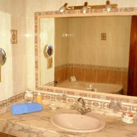 Sleeps 6 Pool Wifi Tahiche