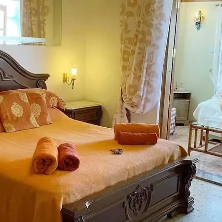 Villa Sleeps 6 Pool Wifi *
