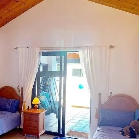Sleeps 6 Pool Wifi Villa