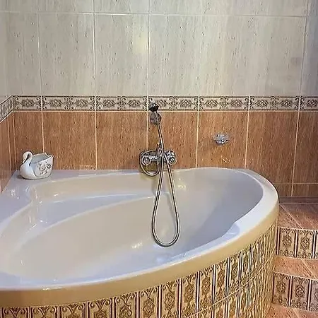 Sleeps 6 Pool Wifi