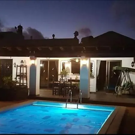 Sleeps 6 Pool Wifi Villa