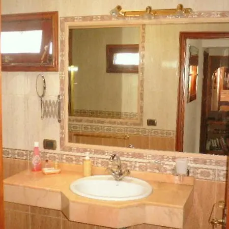 Sleeps 6 Pool Wifi Villa *